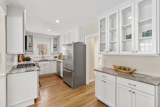 37 Davelin Road, Wayland, MA 01778