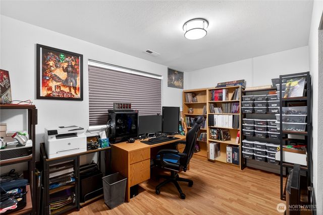 16616 133rd Place SE, Renton, WA 98058