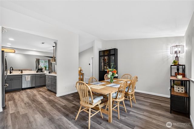 16616 133rd Place SE, Renton, WA 98058