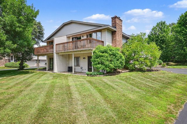 5654 Chatsworth Street N, Shoreview, MN 55126