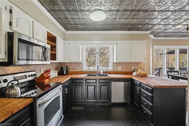 113 Briar Ridge Circle, Winston-salem, NC 27104