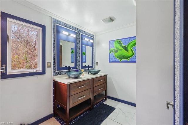 113 Briar Ridge Circle, Winston-salem, NC 27104