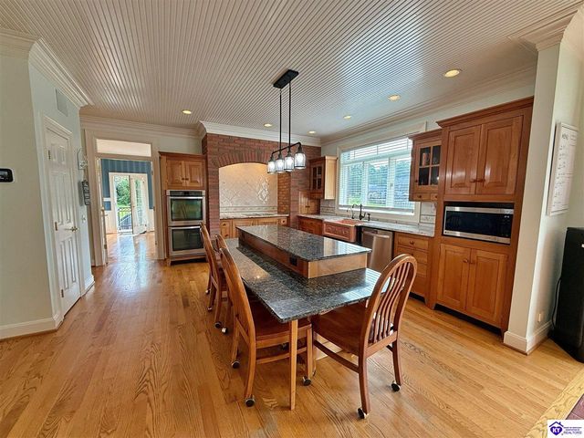 710 Landsdowne Court, Elizabethtown, KY 42701