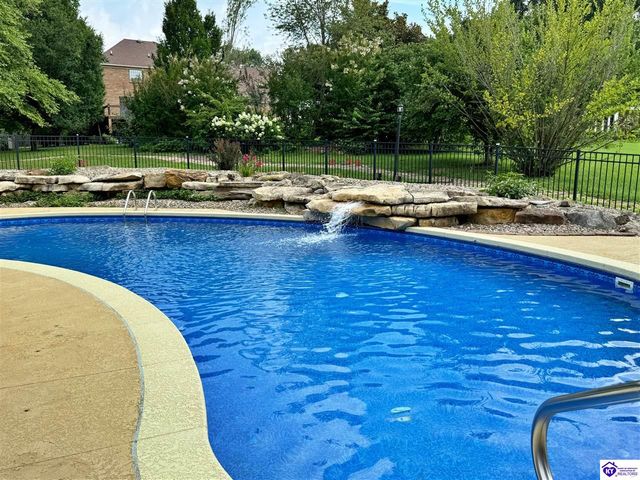 710 Landsdowne Court, Elizabethtown, KY 42701