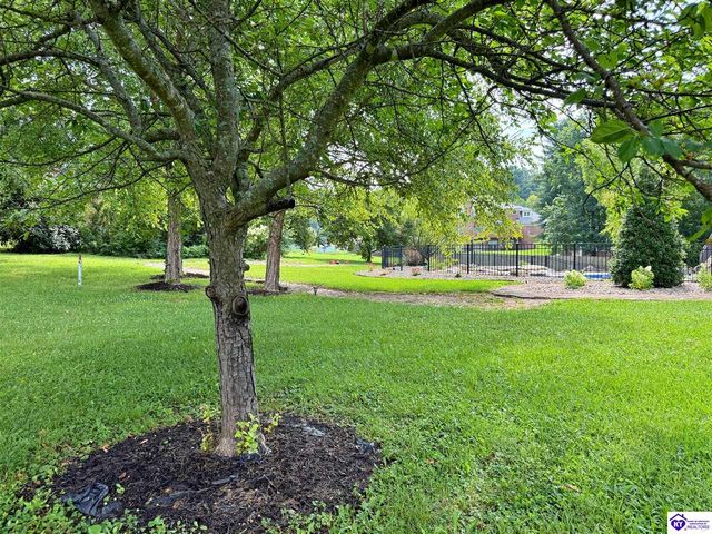 710 Landsdowne Court, Elizabethtown, KY 42701
