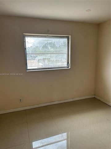 1050 E Sample Rd 208, Pompano Beach, FL 33064