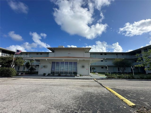 1050 E Sample Rd 208, Pompano Beach, FL 33064