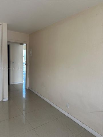1050 E Sample Rd 208, Pompano Beach, FL 33064