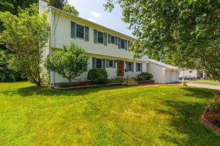 59 Berlin St, Auburn, MA 01501