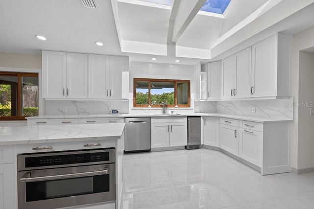 1007 LAKEWOOD DRIVE, Brandon, FL 33510