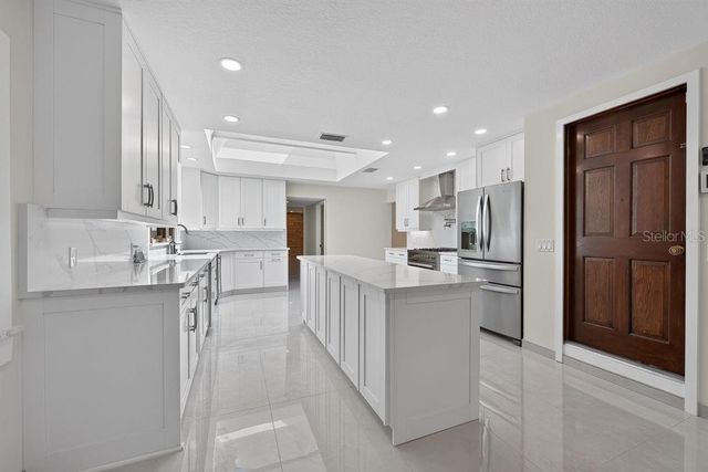 1007 LAKEWOOD DRIVE, Brandon, FL 33510