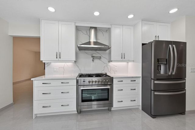 1007 LAKEWOOD DRIVE, Brandon, FL 33510