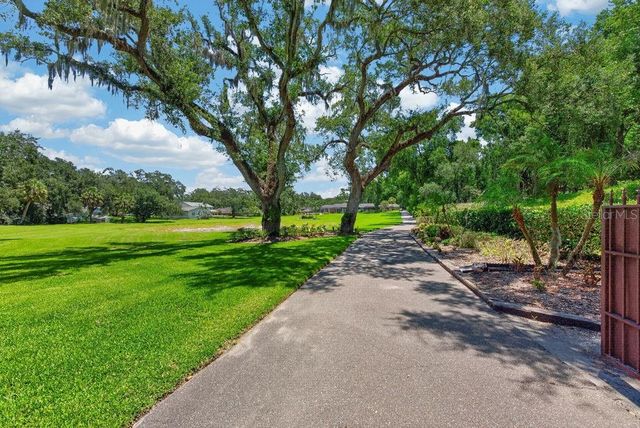 1007 LAKEWOOD DRIVE, Brandon, FL 33510