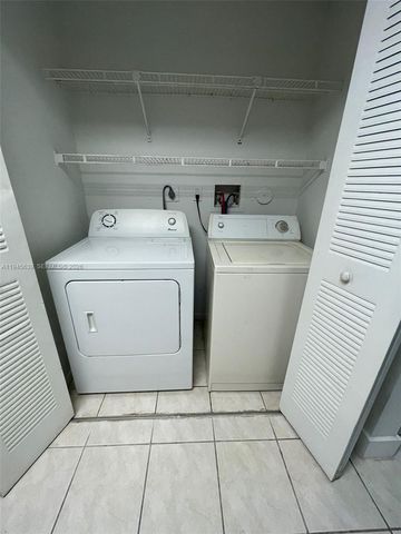 3457 NW 44th St 104, Oakland Park, FL 33309