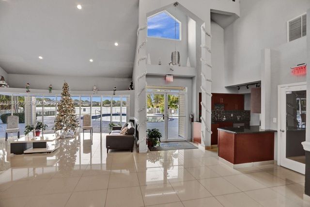 3457 NW 44th St 104, Oakland Park, FL 33309