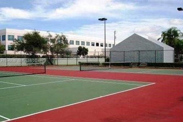 3457 NW 44th St 104, Oakland Park, FL 33309