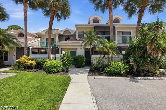 81 Emerald Woods DR M3, Naples, FL 34108