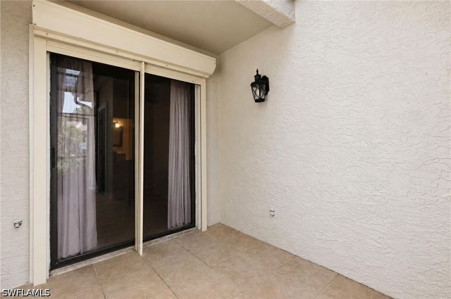 81 Emerald Woods DR M3, Naples, FL 34108