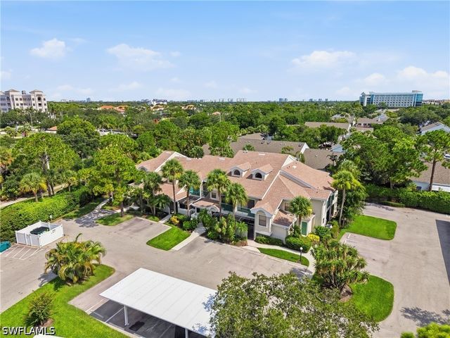 81 Emerald Woods DR M3, Naples, FL 34108