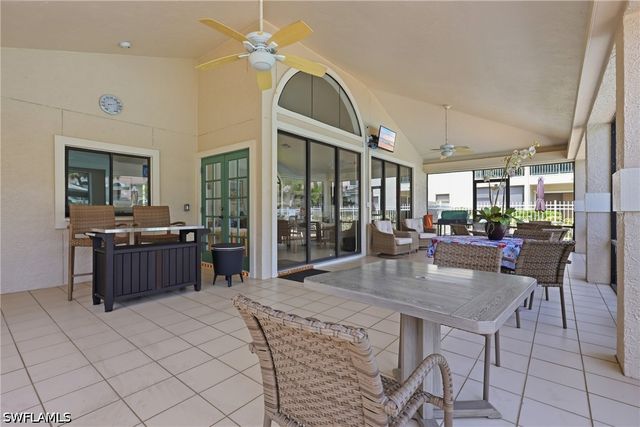 81 Emerald Woods DR M3, Naples, FL 34108