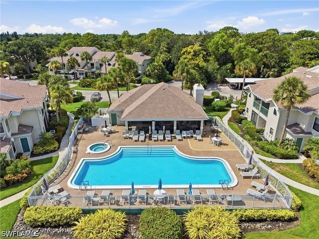 81 Emerald Woods DR M3, Naples, FL 34108