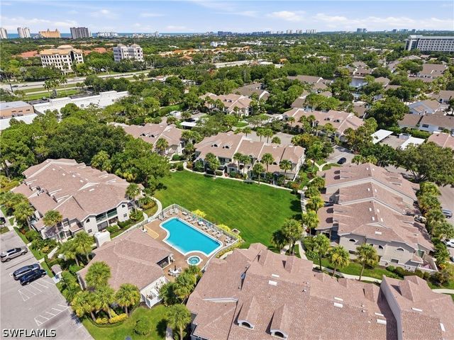 81 Emerald Woods DR M3, Naples, FL 34108