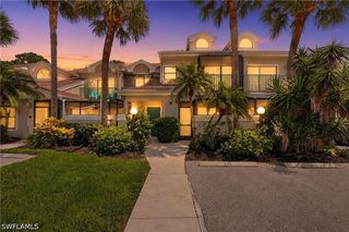 81 Emerald Woods DR M3, Naples, FL 34108