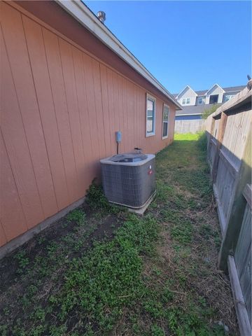 2321 Blue Star Dr, Corpus Christi, TX 78414