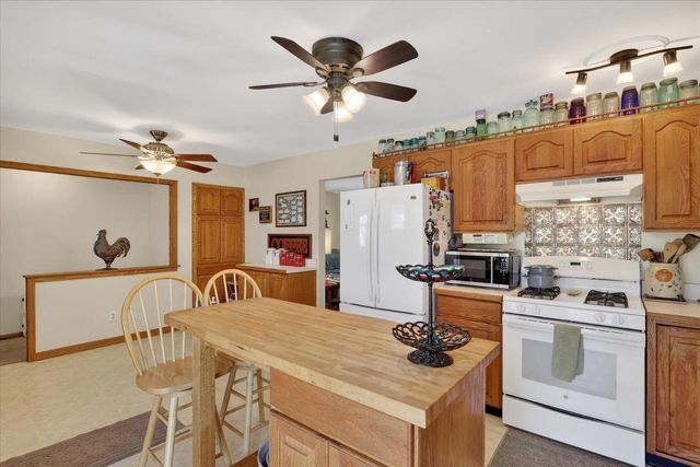 2432 Wood Drive, Beloit, WI 53511