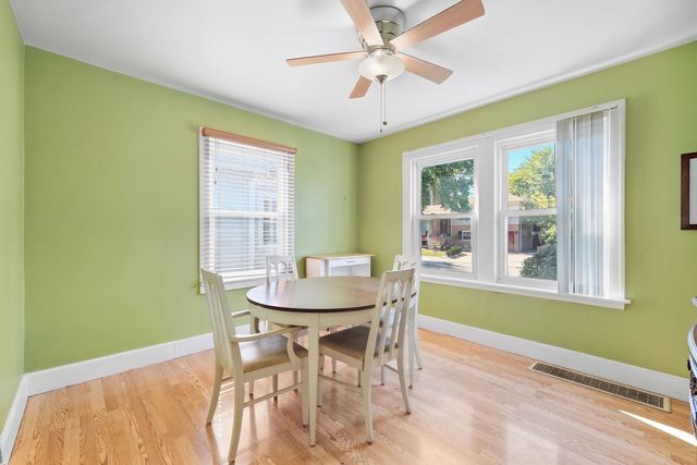 3905 Custer Avenue, Lyons, IL 60534