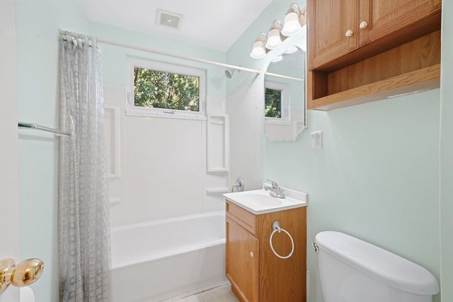 3905 Custer Avenue, Lyons, IL 60534