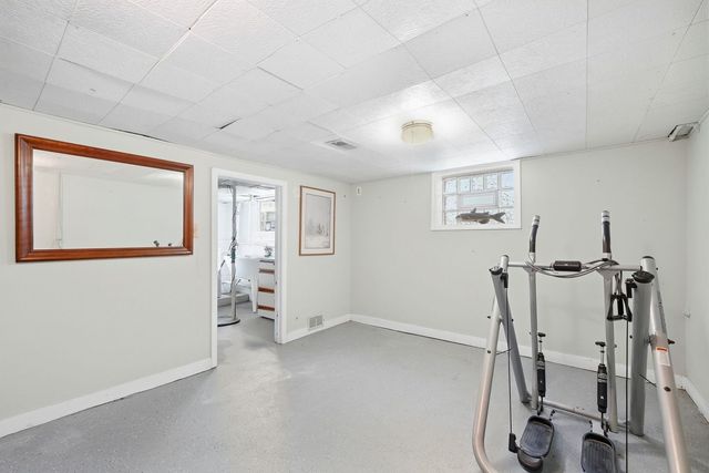 3905 Custer Avenue, Lyons, IL 60534