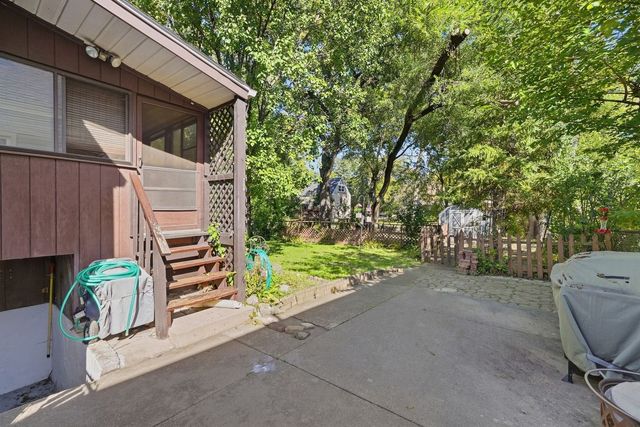 3905 Custer Avenue, Lyons, IL 60534