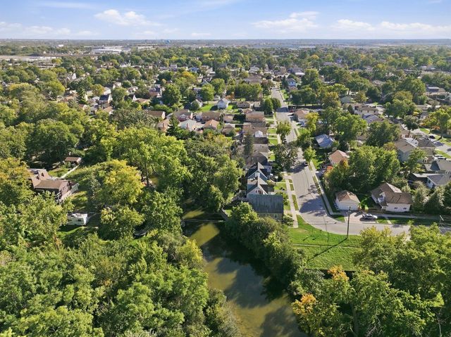 3905 Custer Avenue, Lyons, IL 60534