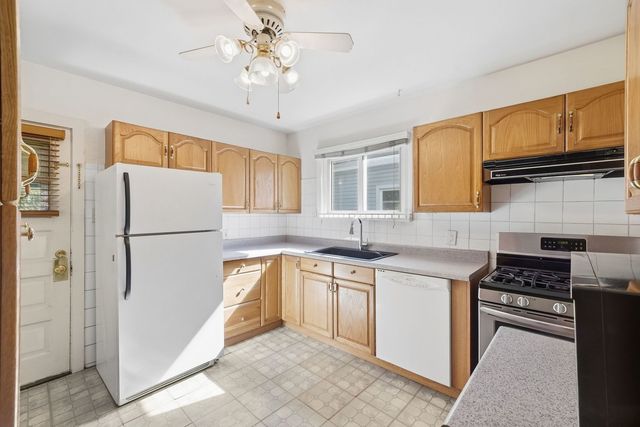 3905 Custer Avenue, Lyons, IL 60534