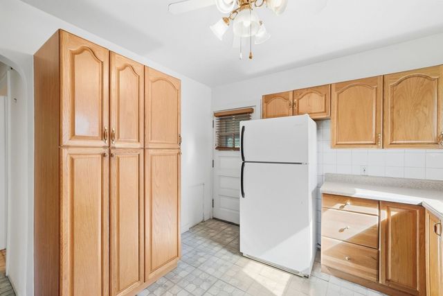 3905 Custer Avenue, Lyons, IL 60534