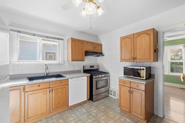 3905 Custer Avenue, Lyons, IL 60534