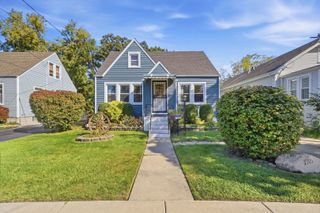 3905 Custer Avenue, Lyons, IL 60534