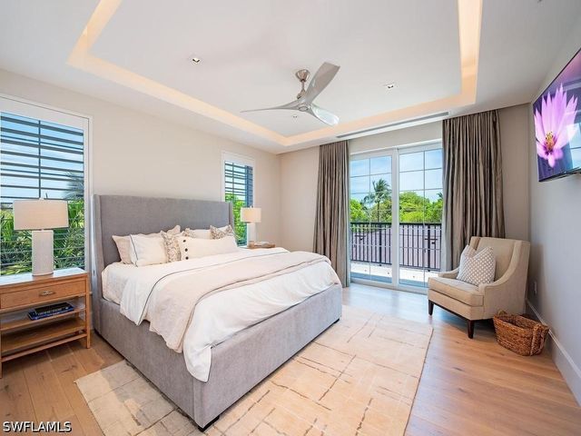 490 5th ST S 101, Naples, FL 34102