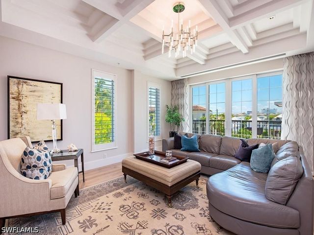 490 5th ST S 101, Naples, FL 34102