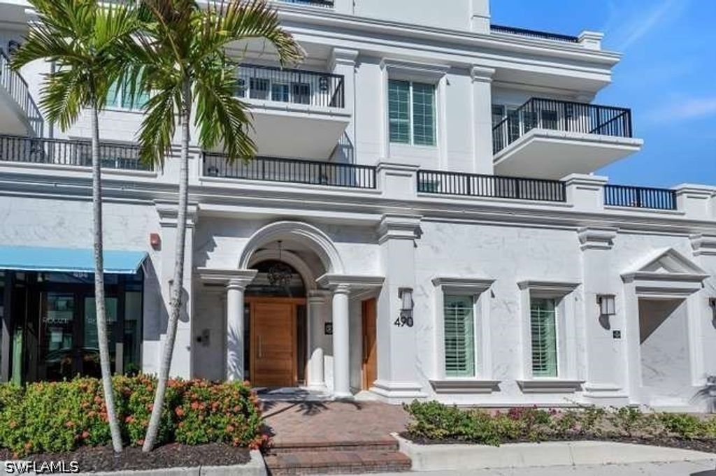 490 5th ST S 101, Naples, FL 34102
