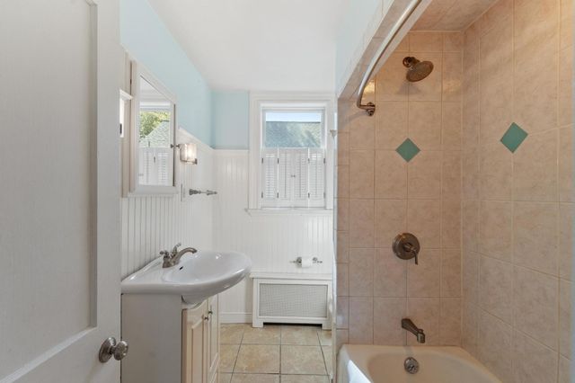 11 Magnolia St, Framingham, MA 01701