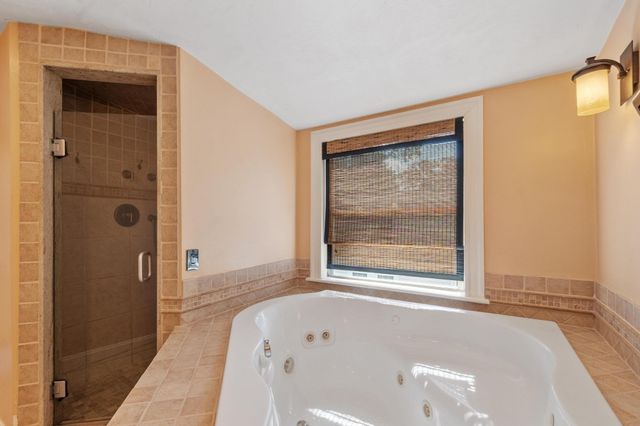 11 Magnolia St, Framingham, MA 01701