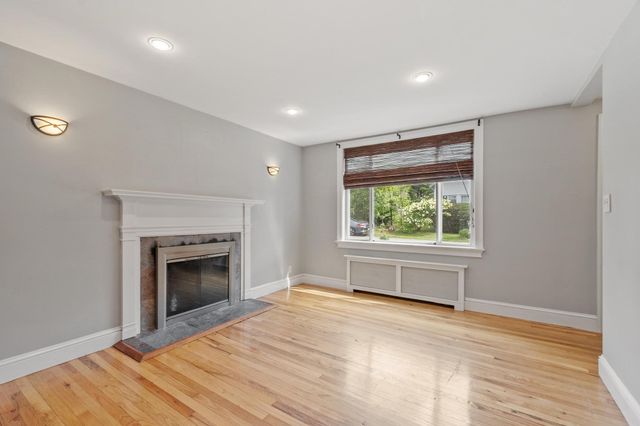 11 Magnolia St, Framingham, MA 01701