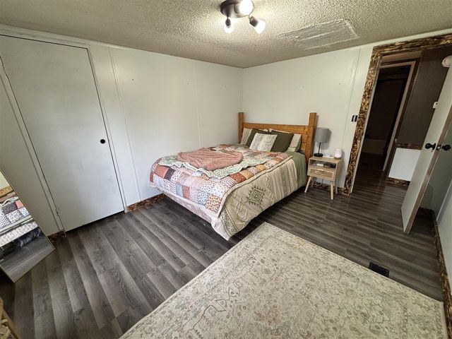 1578 E Pine Hill Avenue, White Cloud, MI 49349