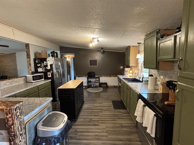 1578 E Pine Hill Avenue, White Cloud, MI 49349