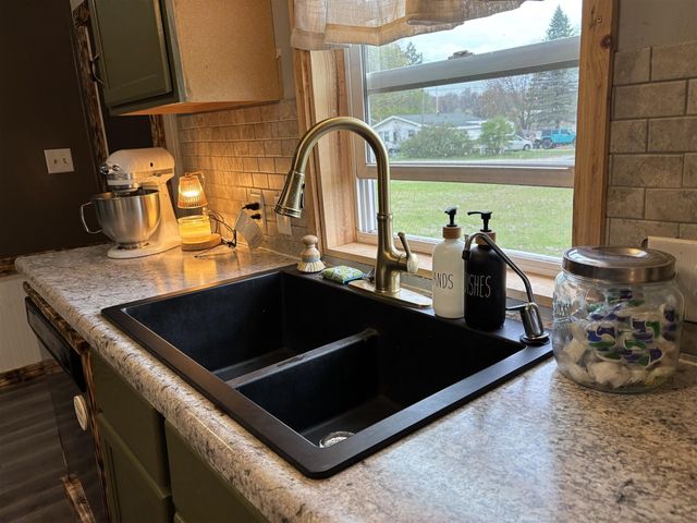 1578 E Pine Hill Avenue, White Cloud, MI 49349