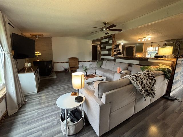 1578 E Pine Hill Avenue, White Cloud, MI 49349