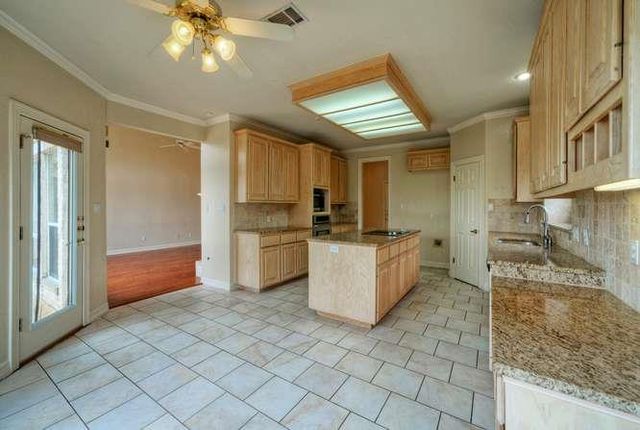 8703 Bluegrass DR, Austin, TX 78759