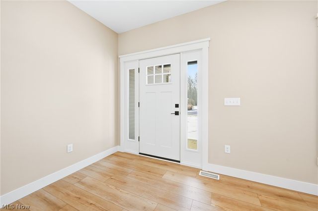 2310 Wilshire Drive, Cortland, OH 44410